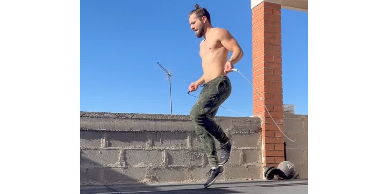 Jumping rope with minimalist shoes: An optimal option for health and fitness